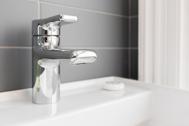 bathroom and kitchen plumbing